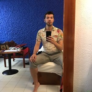 Meet your Posher, Roberto